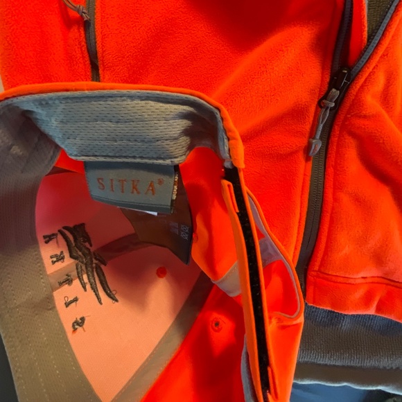 SITKA Gear Stratus Jacket Blaze Orange with Sitka Hat (OS). Jacket Size Medium. - Picture 9 of 12